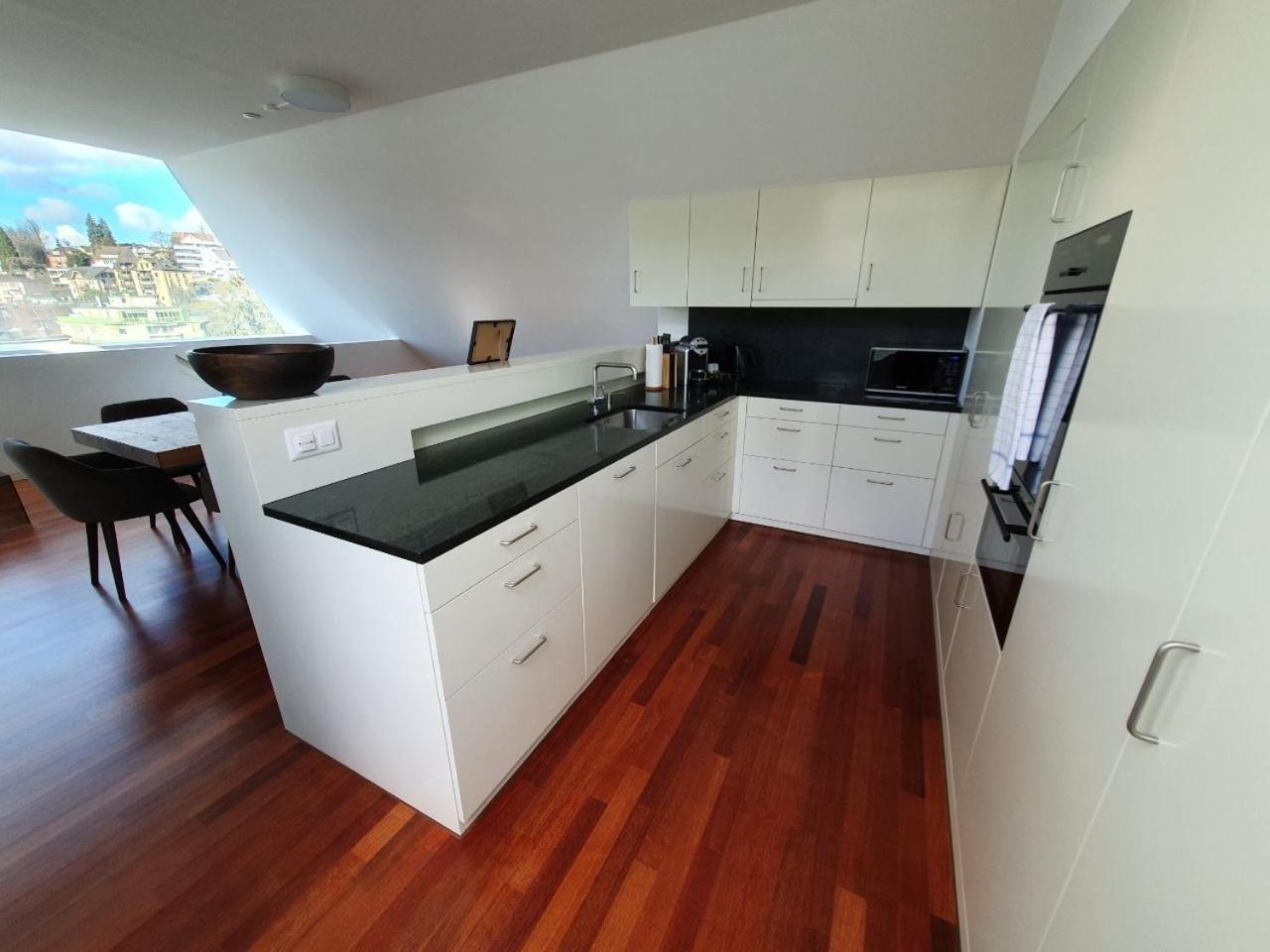 Lucerne Lake View Apartments Phòng bức ảnh