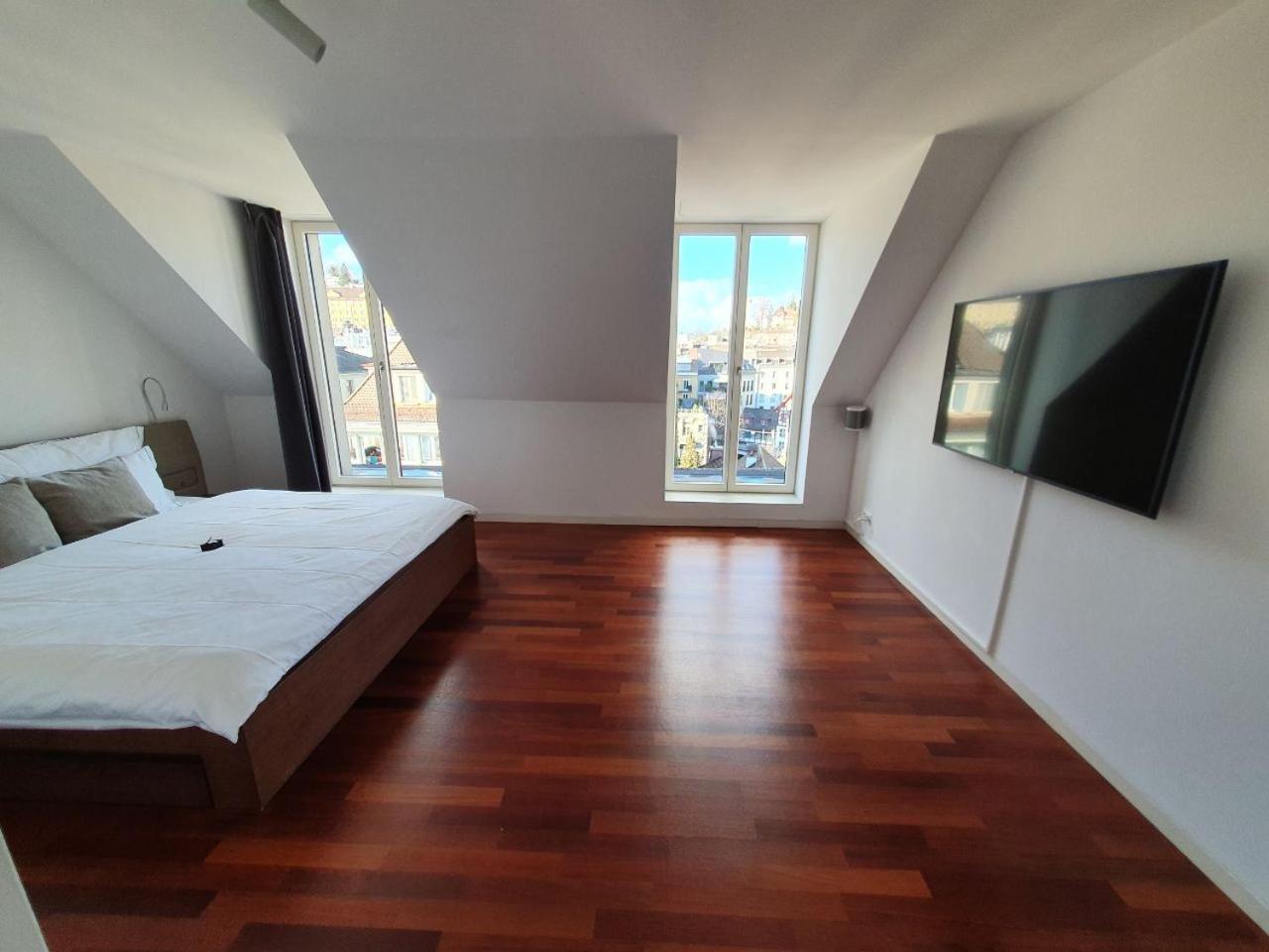 Lucerne Lake View Apartments Phòng bức ảnh