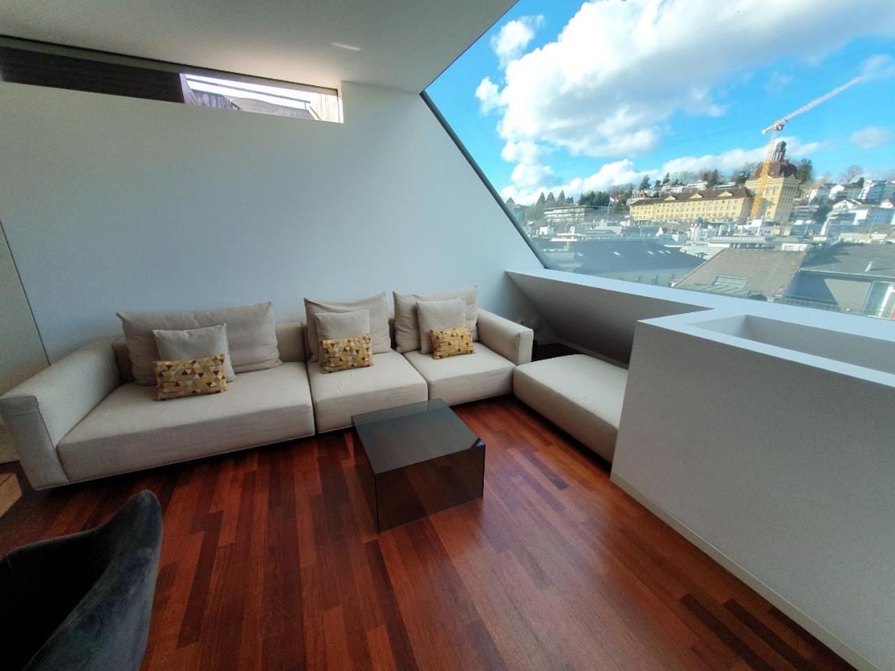 Lucerne Lake View Apartments Phòng bức ảnh